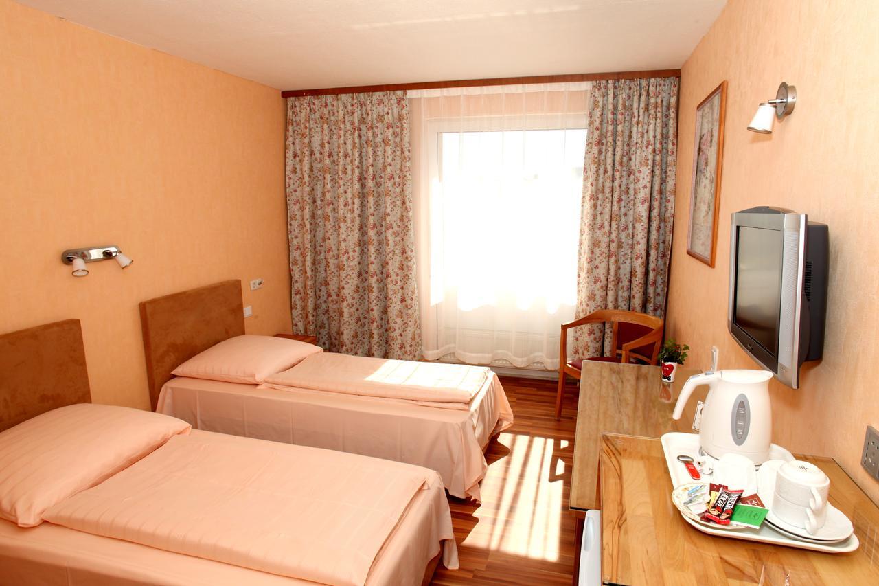 Airport Hotel Walldorf Мерфельден-Валльдорф Екстер'єр фото