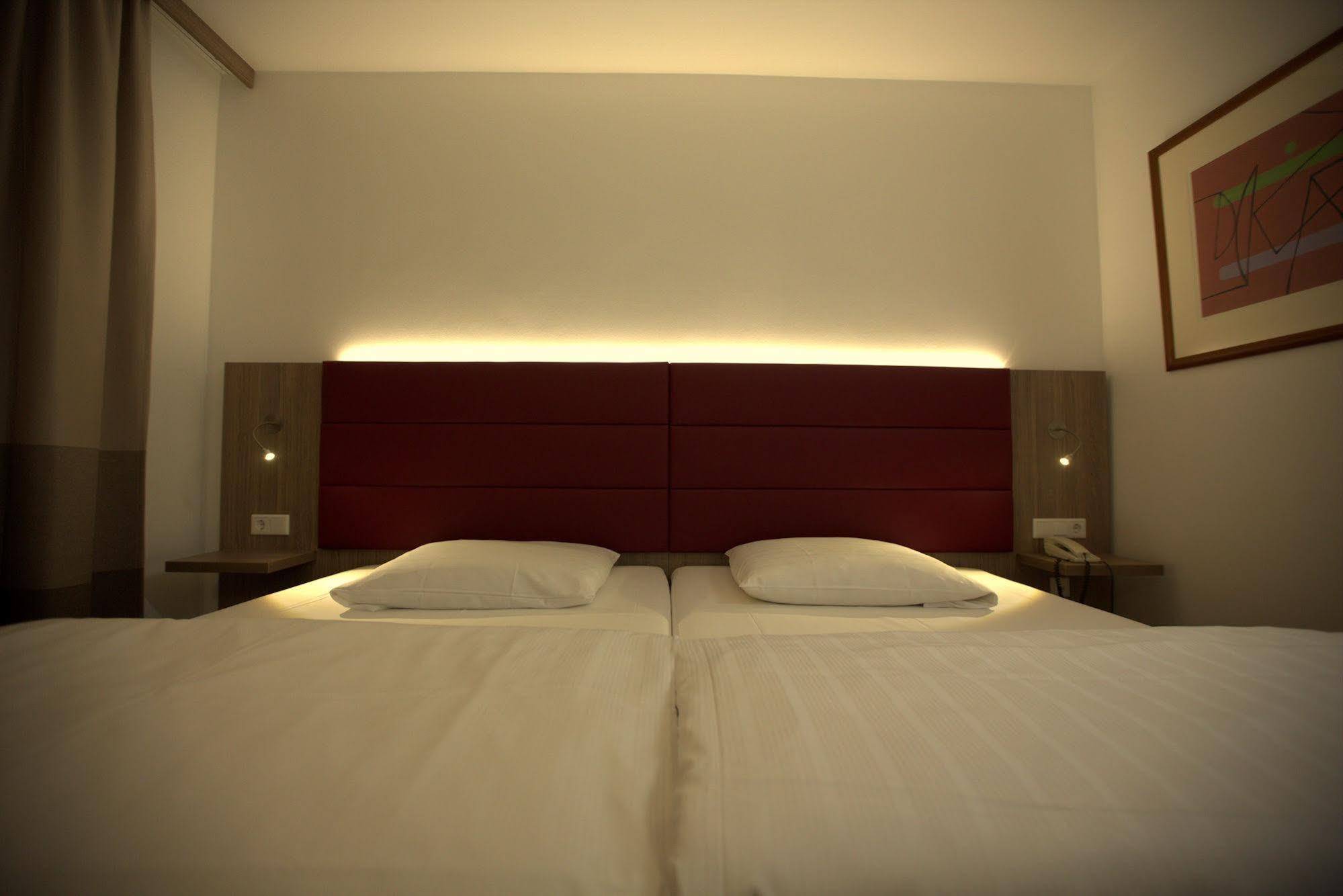 Airport Hotel Walldorf Мерфельден-Валльдорф Екстер'єр фото